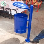 سطل زباله فضای باز آبی رنگ